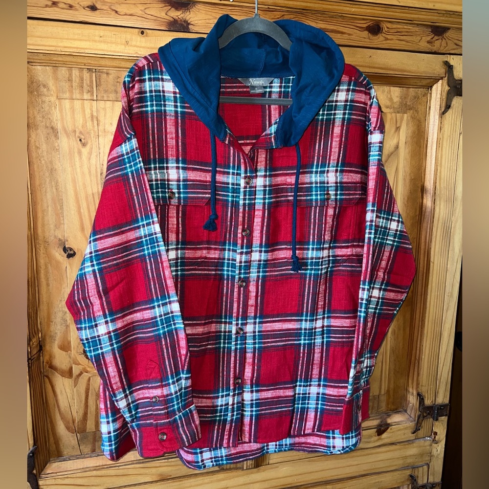 Natural Reflections flannel hooded shirt. Top. Size XL. NWOT.